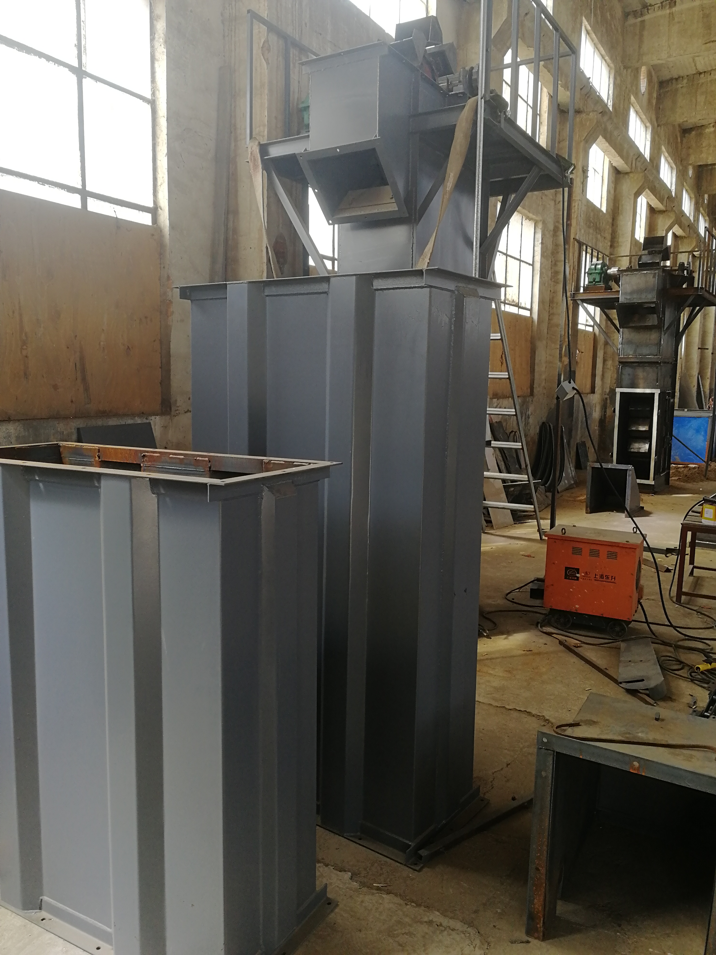 斗式提升機(jī)配件料斗規(guī)格種類(lèi)形式以及如何選用 (斗式提升機(jī)配件圖片)