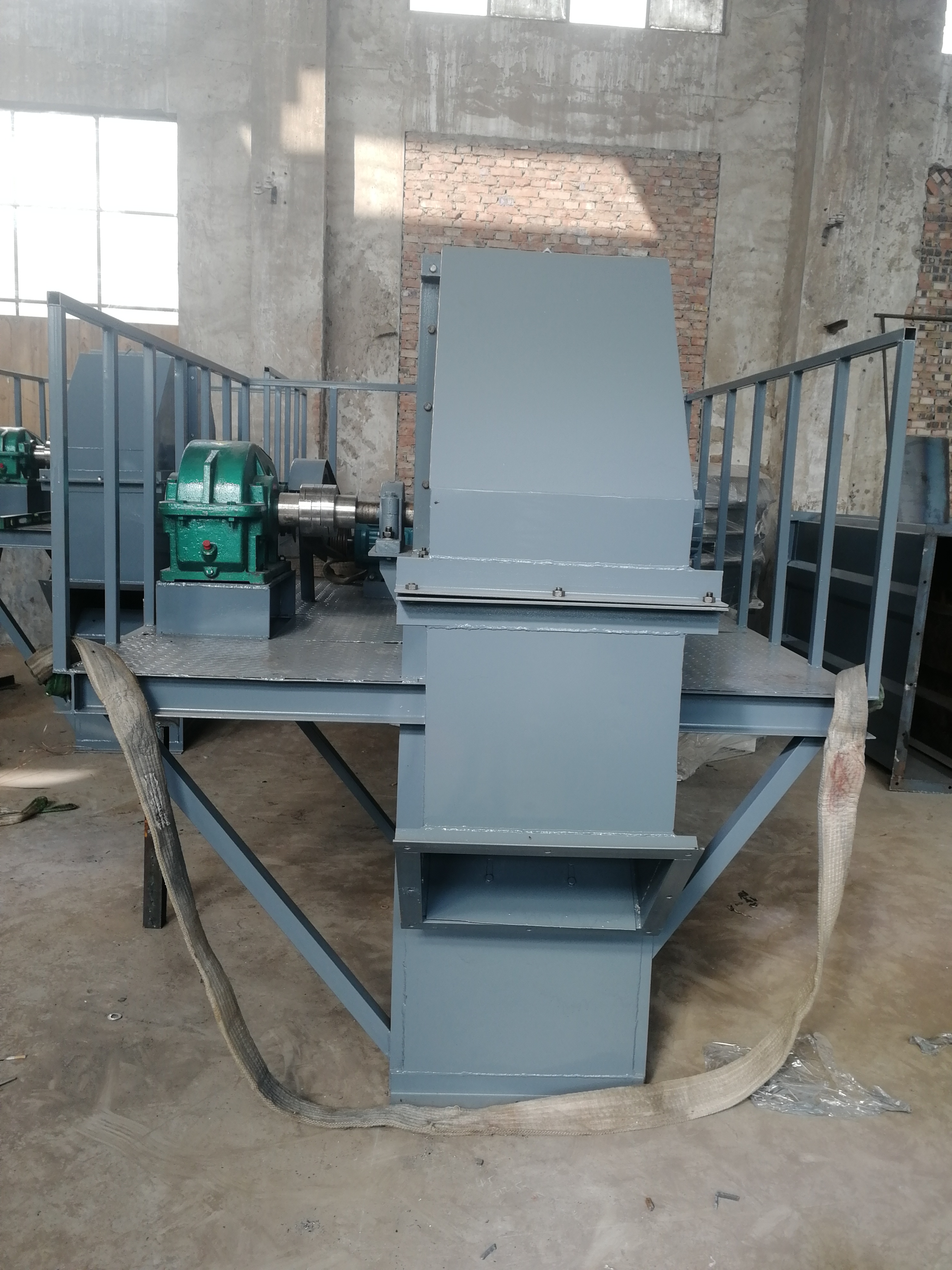 垂直提升機慢有慢的好處，冷卻連續(往復式垂直提升機)