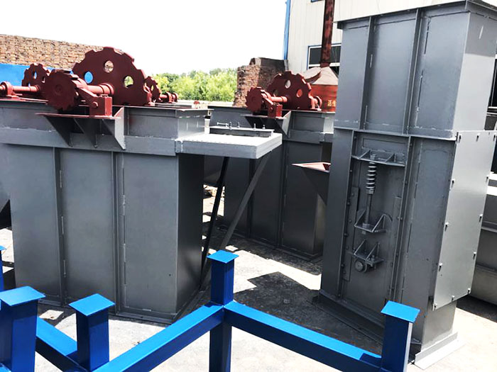 如何解決鏈條提升機向一側(cè)傾斜的問題？